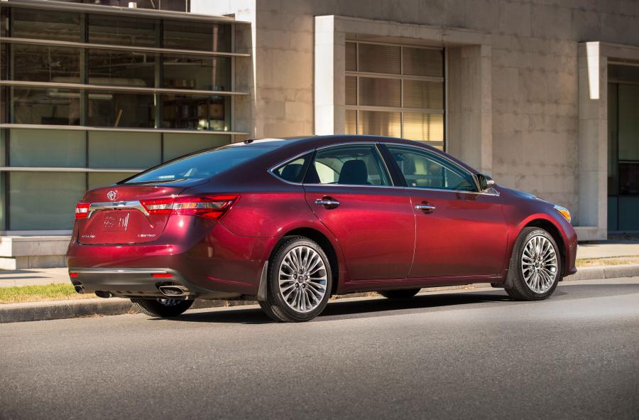  Toyota Avalon Limited 2015 года  (NA) (фото 13 из 31)